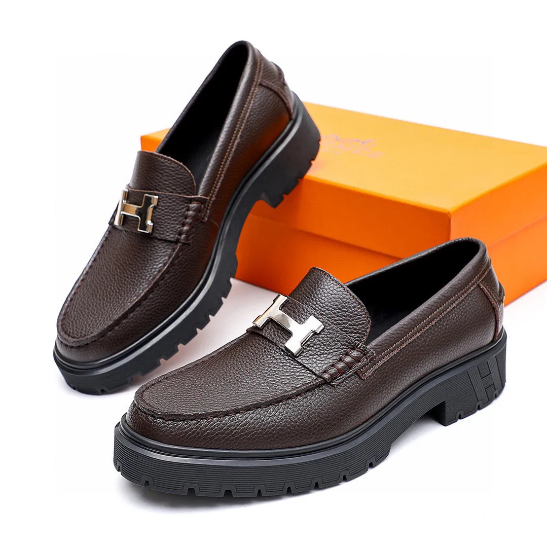 Men's shoes 💰680 💐[HERMES] popular men's shoes counter original items! The world's top brands...Luxury quality...//Fashion and high-end footwear 👍💪🏻...give you a low-key luxury comfort experience👍. The upper is made of pure Italian-imported original top-layer pebbled cowhide. Sweat-absorbent cowhide leather lining. Comfortable and breathable. The original rubber-plastic flower foam light outsole is high-end and classy. Luxurious and noble!! .. OEM factory shipment [Hug] stall.. Original plate. Welcome to taste..39-45 (38.45.46🉑️Customized)